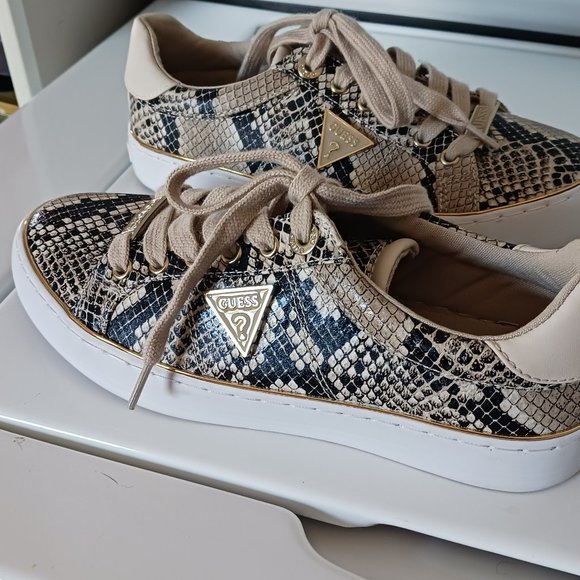 Guess Womens Sneakers Snake Print 6.5 - Picture 2 of 5